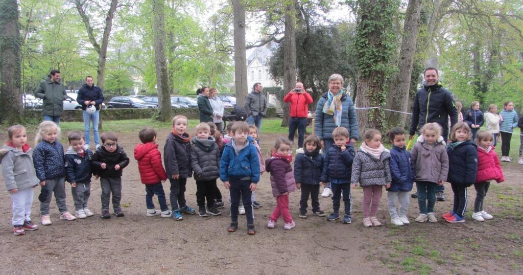 Mûrs-erigné. Des écoliers Courent Pour Des Enfants Sénégalais - Angers 