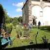 photo samedi après-midi, n’hésitez pas à pousser les portes de l’abbaye de tuffé, un troc plantes, graines, livres y est organisé.