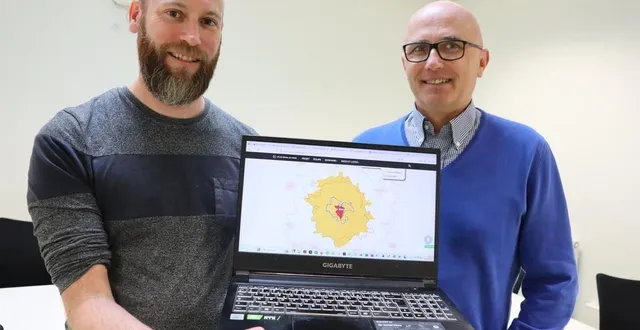 photo  guillaume bailly, maître de conférences en aménagement de l’espace et urbanisme, et arnaud gasnier, professeur des universités en aménagement et urbanisme à l’université du mans (sarthe), coordonnent ce projet d’atlas social du mans.  &copy;  ouest-france 