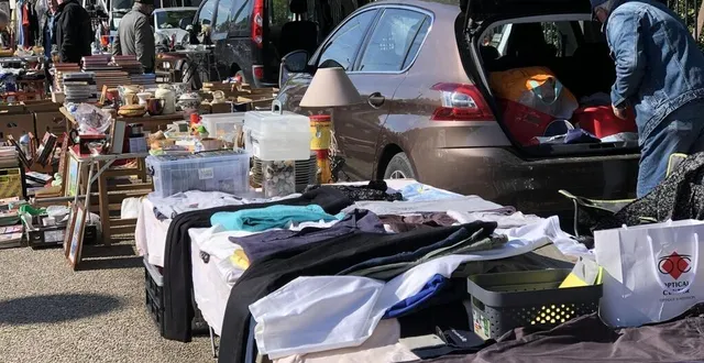photo  une petite dizaine de brocantes, bric-à-brac, vide-greniers sont organisés ce week-end dans le département.  &copy;  archives le maine libre 