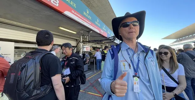 photo  jim glickenhaus, patron de l’écurie éponyme, détendu avant le départ de la deuxième manche du championnat du monde d’endurance (wec).  &copy;  le maine libre 