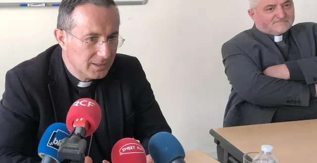 photo  le mans, mercredi 12 avril 2023. mgr jean-pierre vuillemin (ici aux côtés du père grégoire cador) a effectué ses premiers pas dans le diocèse du mans qu’il dirigera à partir du 21 mai prochain.  &copy;  le maine libre 