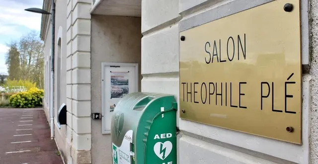 photo  l’entrée de la salle théophile-plé, située près de l’église et du port, à sablé-sur-sarthe.  &copy;  ouest-france 