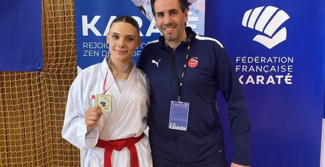 photo  eva livet et dimitri deniau, entraîneur au samouraï 2000, aux championnats de france cadets, samedi 15 avril 2023.  &copy;  photo : samouraï 2000 