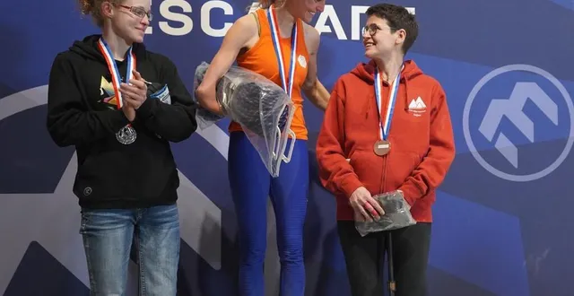 photo  sophie preissser (à droite), troisième lors du dernier championnat de france.  &copy;  ffme 