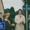 photo après l’inauguration, en 2001, de la rue albert-desloges, qui fut son adjoint, la plaque « place marguerite-lerosier, maire de 1963 à 1967 » sera bientôt dévoilée dans le centre bourg.