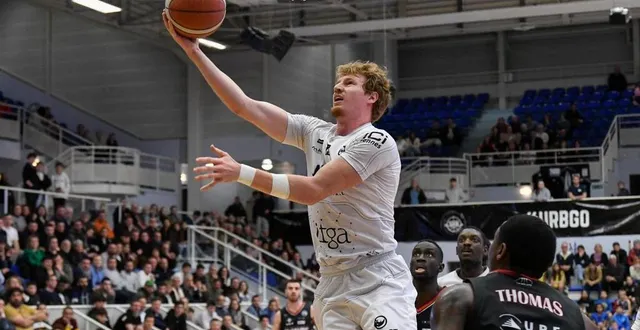 photo  léo behrend (11 points) et le rennais ont subi une défaite anecdotique, ce mardi 18 avril, au havre.  &copy;  archives jocelyne régent 