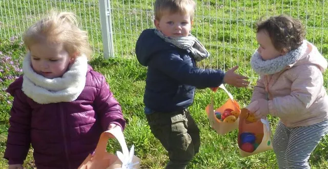 photo  munis de paniers en papier, les petits sont partis à la chasse.  &copy;  le maine libre 