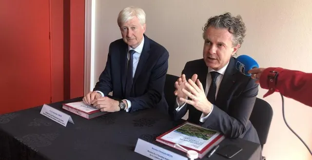 photo  lors de sa visite en sarthe, le ministre a salué le dispositif citoyen des sentinelles de la forêt.  &copy;  le maine libre 