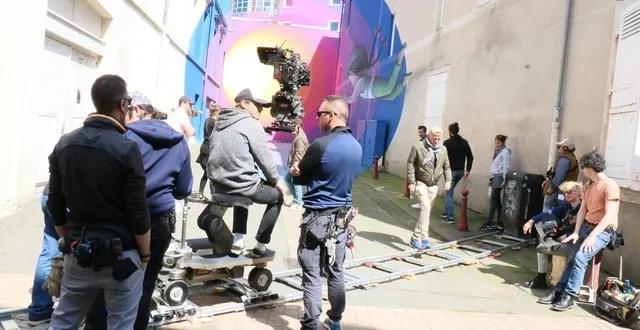 photo  au mans (sarthe), l’impasse jankowski est devenue plateau de cinéma, ce mercredi 19 avril 2023.  &copy;  ouest-france 