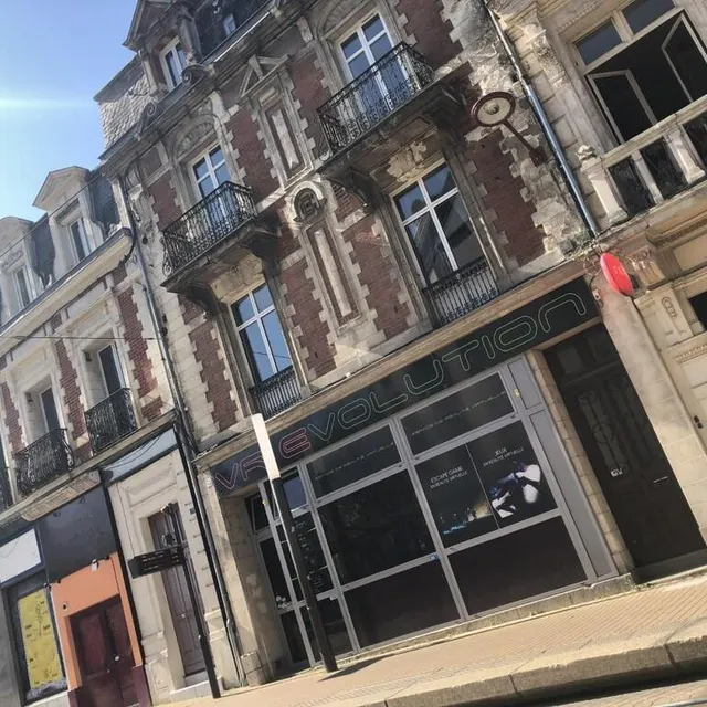 photo le corps de la jeune femme a été retrouvé au 3e étage de cet immeuble, situé rue gambetta, dans le centre-ville du mans (sarthe).  ©  ouest-france