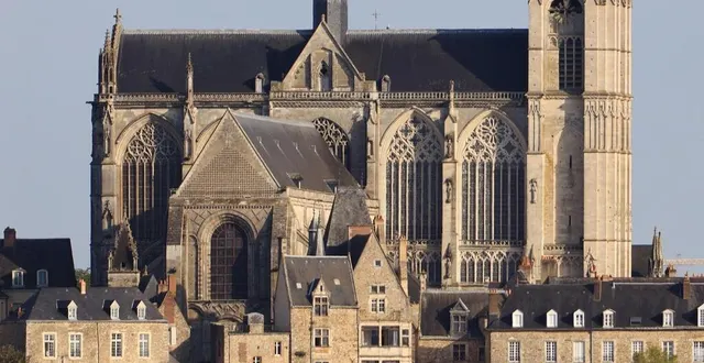 photo  en avril 1903, alexandre jacob et ses complices ont dérobé des objets de grande valeur dans la sacristie de la cathédrale saint-julien au mans.  &copy;  archives ouest-france 
