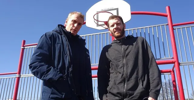 photo  karim feddal, slameur, et antoine holder, musicien et beatmaker, invitent à venir slamer et composer sur le thème du sport.  &copy;  ouest-france 