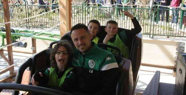 photo  cette semaine, il fallait être patient pour monter dans la nouvelle attraction du papéa parc, prise d’assaut par les familles.  &copy;  ouest france 