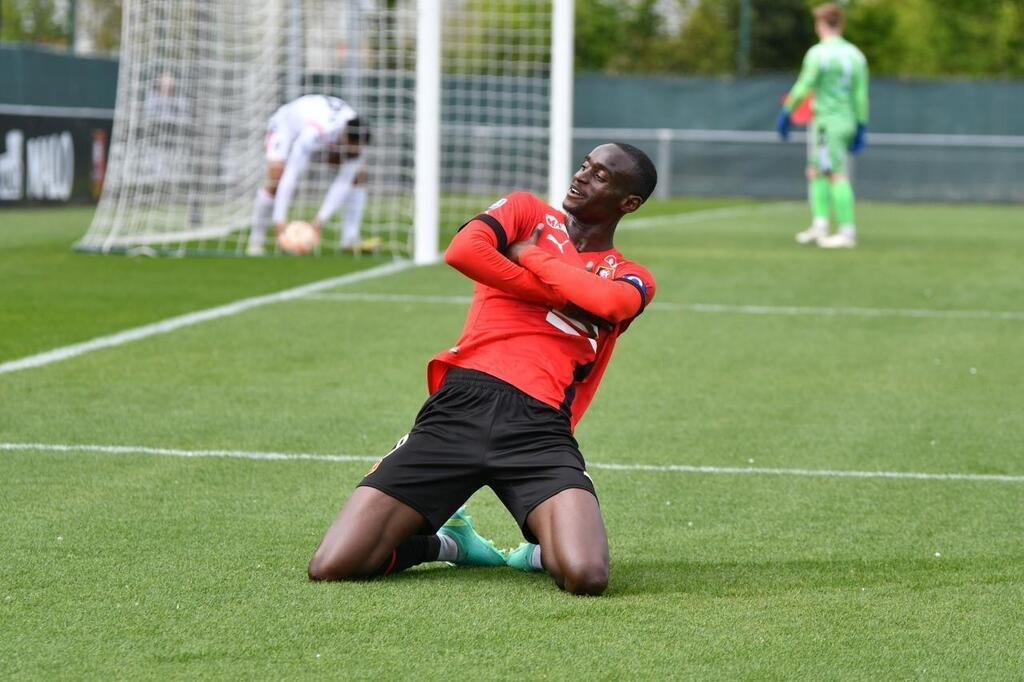 Football N2 La Réserve Du Stade Rennais Se Donne Les Moyens Dy Croire Sport Fréjus Saint 3453