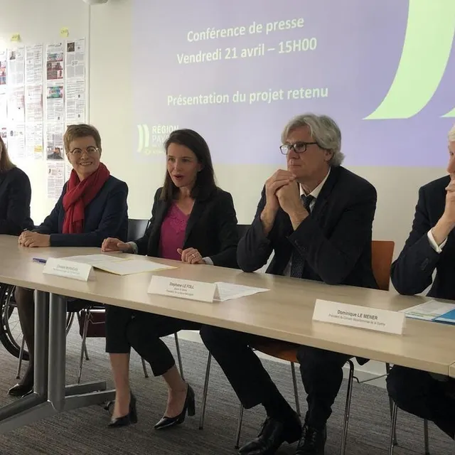 photo christelle morançais (au centre), la présidente de région, a été à l’initiative du projet. stéphane le foll, président de le mans métropole, et dominique le mèner, président du département, y adhèrent pleinement.  ©  ouest-france
