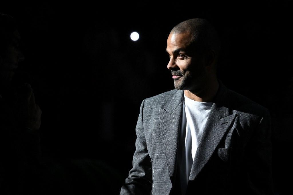 Tony parker best sale maillot retiré