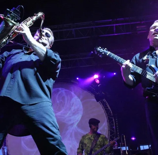 photo « la légende ub 40, avec des vétérans en forme », relatait « ouest-france » au lendemain du concert du groupe de reggae, le samedi 12 juin 2010.  ©  archives ouest-france