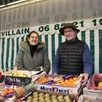 photo véronique et alain blanvillain vendent des fruits et des légumes chaque mardi depuis plus de deux décennies.