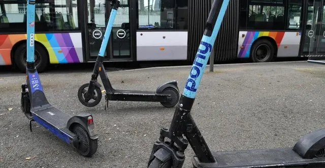 photo  angers, le 31 mars 2023. les trottinettes pony se veulent complémentaires des transports en commun.  &copy;  co – laurent combet 