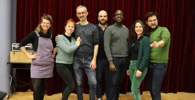 photo  les chanteurs, le pianiste, la metteuse en scène et le chef d’orchestre répètent ensemble au conservatoire d’argentan (orne), leur opéra coopératif.  &copy;  ouest-france 