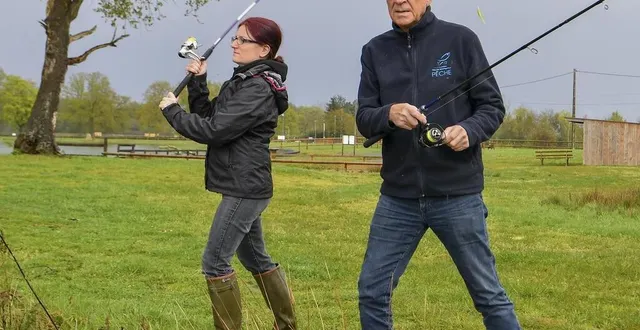 photo  fillé, vendredi 14 avril 2023. comme pour élodie licois-secouet et jean-paul lelong, l’ouverture du carnassier est un temps fort de la saison de pêche.  &copy;  photo le maine libre-yvon loue 