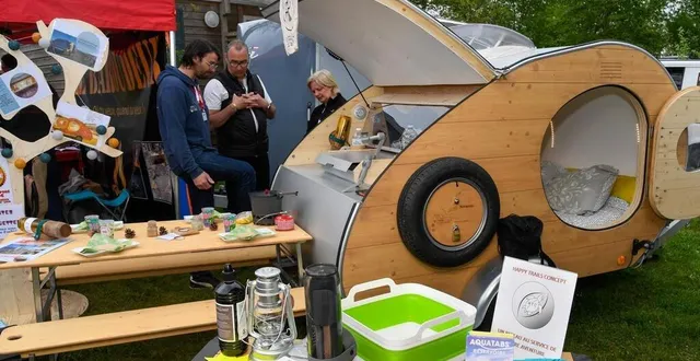 photo  brissac-quincé, le 28 avril 2023. proposée 13 400 euros, la bouriquette de maxime morel, avec sa table et son banc intégrables dans le châssis, a séduit le public.  &copy;  co – laurent combet 