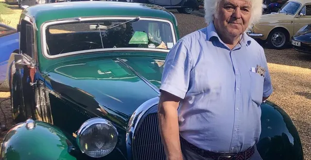 photo  alain grémillon lors d’une sortie culturelle au château de lauresse, en septembre dernier.  &copy;  le maine libre 