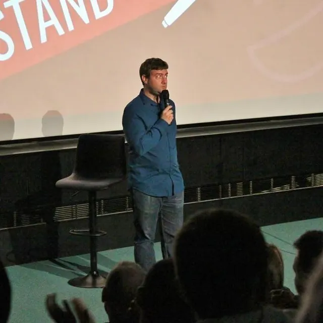 photo adrien, qui a campé un personnage loufoque et asocial, a été très applaudi.  ©  ouest-france