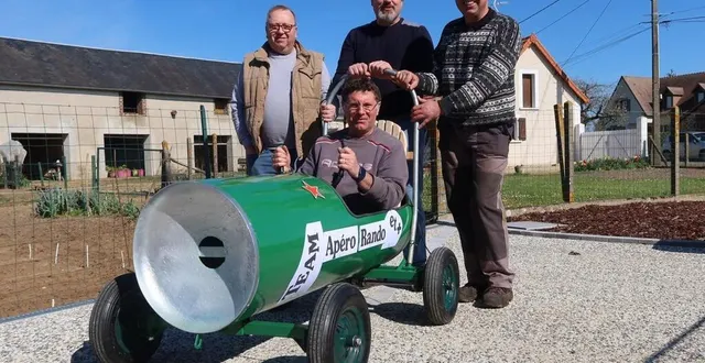 photo  le chauffe-eau a connu quelques transformations avant de devenir cette caisse à savon du team apéro rando où juste les roues et les freins sont neufs, tout le reste c’est de la récup.  &copy;  le maine libre 