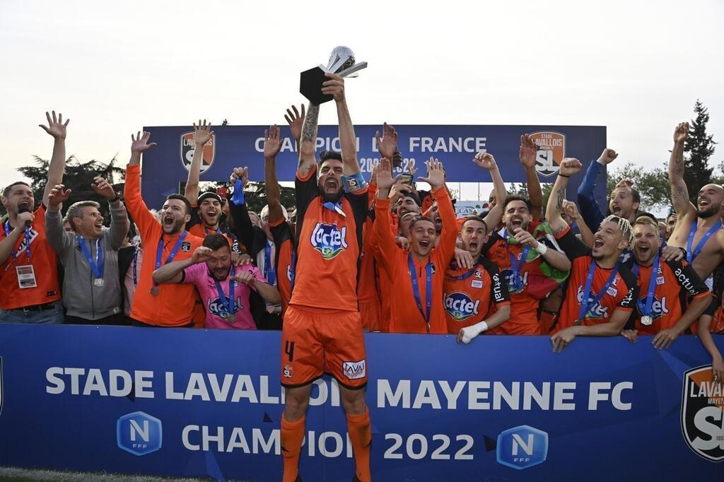 Les Amoureux Du Stade Lavallois Ont Enfin Leur Livre . Sport - Laval ...