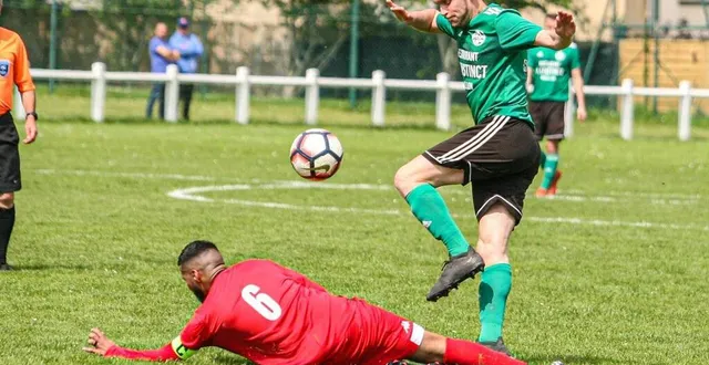 photo  rouillon file en demi-finale de la coupe du district.  &copy;  le maine libre 