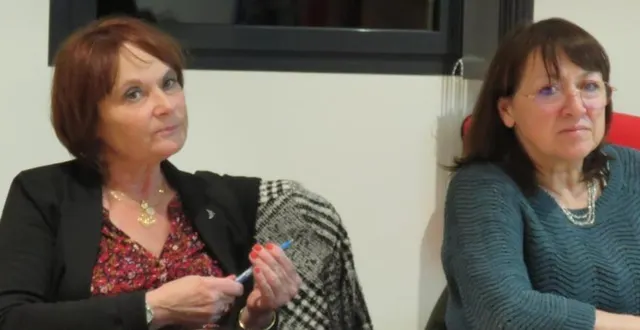 photo  catherine fourmond, adjointe et annie sif, conseillère déléguée en charge du projet maison pour tous.  &copy;  le maine libre 