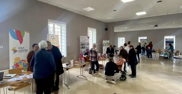 photo  la journée des aidants de sablé-sur-sarthe s’est tenue dans la salle théophile-plé, mardi.  &copy;  amandine maubert 