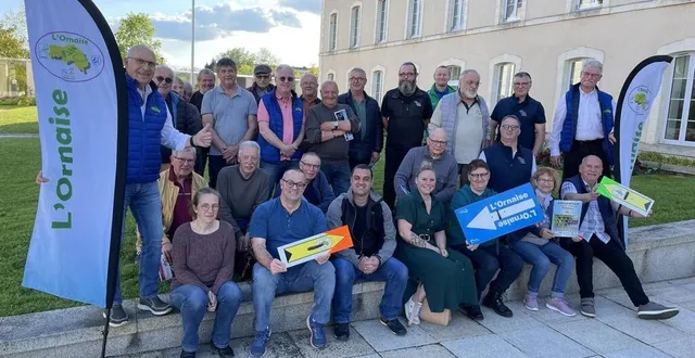 photo  une partie des bénévoles s’est réunie, mardi 2 mai 2023 au conseil départemental de l’orne, à alençon, pour peaufiner l’organisation de la course.  &copy;  ouest-france 