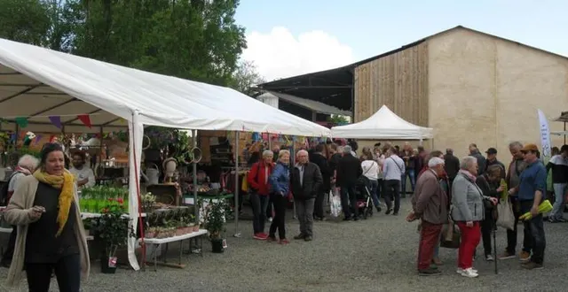 photo  comme chaque année, le marché a permis de découvrir le travail de nombreux artisans locaux.  &copy;  ouest-france 