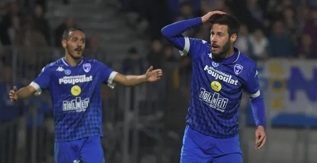 photo  les chamois niortais de boutobba et rocheteau n’évolueront probablement plus en ligue 2 la saison prochaine.  &copy;  co – christophe bernard 