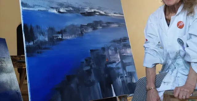 photo  michèle gosnet frassetto dans son atelier, à parcé-sur-sarthe.  &copy;  photo archives le maine libre 