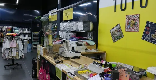 photo  en zone commerciale nord du mans (sarthe), l’enseigne annonce son départ.  &copy;  ouest-france 