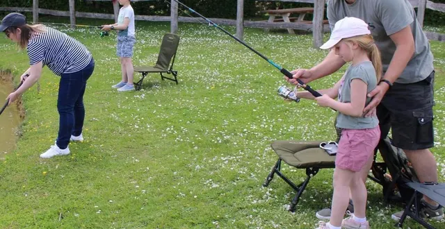 photo  beaucoup d’enfants sont attendus autour de l’étang  cet après-midi.  &copy;  archives le maine libre 