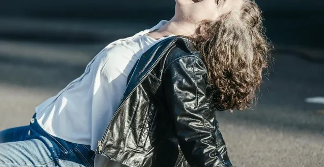 photo  un solo de « théâtre dansé » en hommage à johnny sera en tournée dans huit communes de sarthe du 24 mai au 15 juin 2023.  &copy;  photo julien leguay 