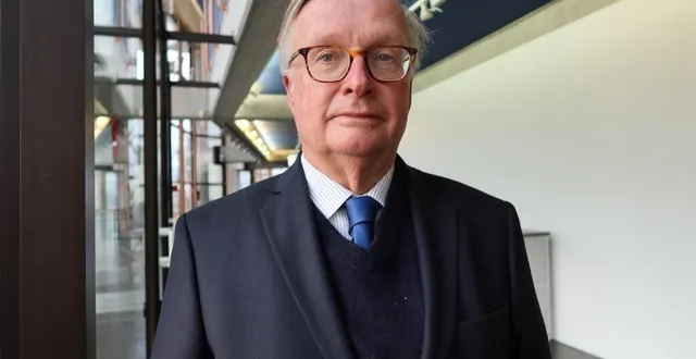 photo  louis-jean de nicolaÿ regardera le couronnement du roi charles iii en direct ou en différé.  &copy;  archive le maine libre 