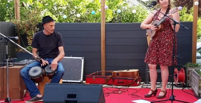 photo  la lizette en concert à la salle des fêtes de mareil-sur-loir le dimanche 7 mai.  &copy;  la lizette 