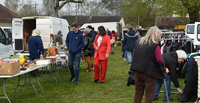 photo  même si la météo reste incertaine pour ces deux jours, la pluie ne devrait pas trop troubler les chineurs.  &copy;  archives le maine libre 