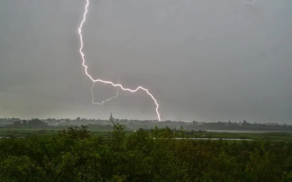 L’orage qui a frappé Les Sablesd’Olonne dans l’œil du photographe
