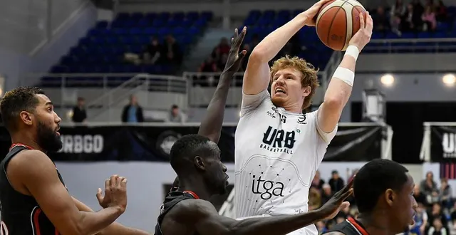 photo  l’américain léo behrend auteur de 23 points.  &copy;  archives jocelyne régent 