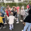 photo  jeu du nœud humain réalisé lors de la journée de prévention contre le harcèlement, jeudi 4 mai 2023, à l’école georges-jean de luché-pringé (sarthe). 