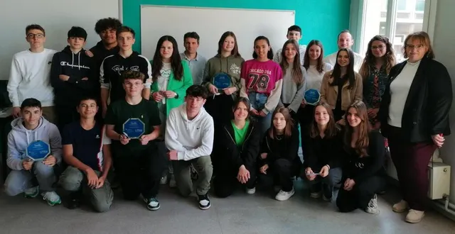 photo  quatre équipes du collège bollée iront en finale du concours course en cours, à nantes, fin mai, pour présenter leur véhicule électrique.  &copy;  ouest-france 