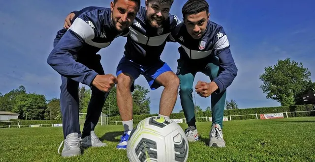 photo  après la bbc bale-benzema-cristiano ronaldo du real madrid, la bbp bensrhayar (à droite) – bodin (au centre) – pouzet (à gauche) du fc autize !  &copy;  co – christophe bernard 