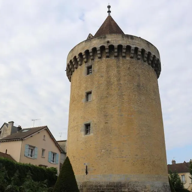 photo la tour marguerite est l’un des derniers vestiges des fortifications médiévales d’argentan (orne).  ©  archives ouest-france